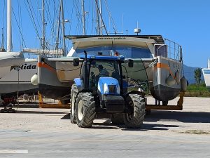 Traktor zieht SolarWave