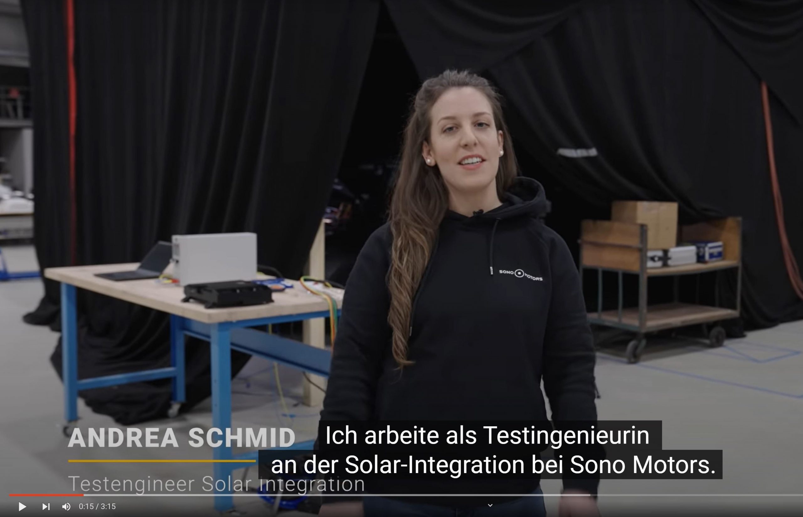 Andrea Schmid ist Testingenieurin für Solar-Integration bei Sono Motors